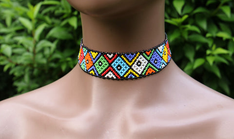 Multicoloured choker made with beads