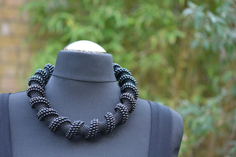 Chunky Twisted necklace in Black